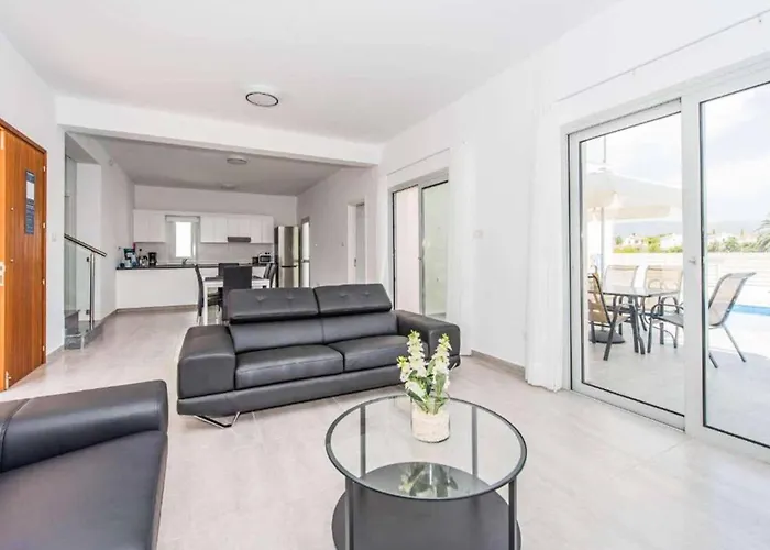 Demitrios Vine Villa *