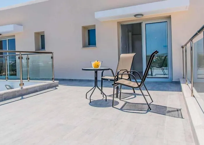 Demitrios Vine Villa Péjia