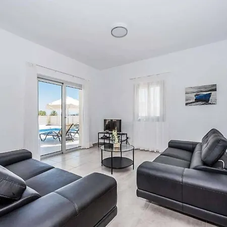 Demitrios Vine Villa