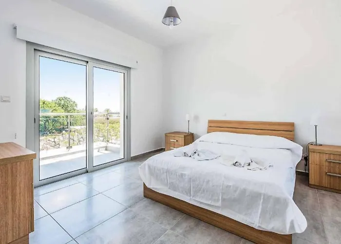 Demitrios Vine Vila Pegeia